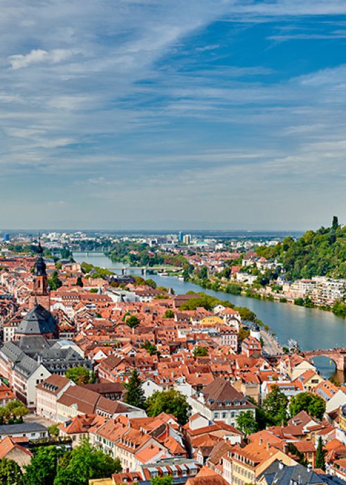Luftaufnahme von Heidelberg mit Altstadt und historischen Fassaden – Einsatzgebiet für Fassadenreinigung.