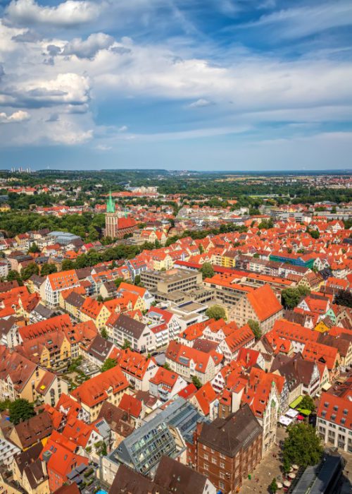 Panoramaaufnahme von Ulm mit Blick auf die Altstadt und das Stadtzentrum – Einsatzgebiet für professionelle Fassadenreinigung.